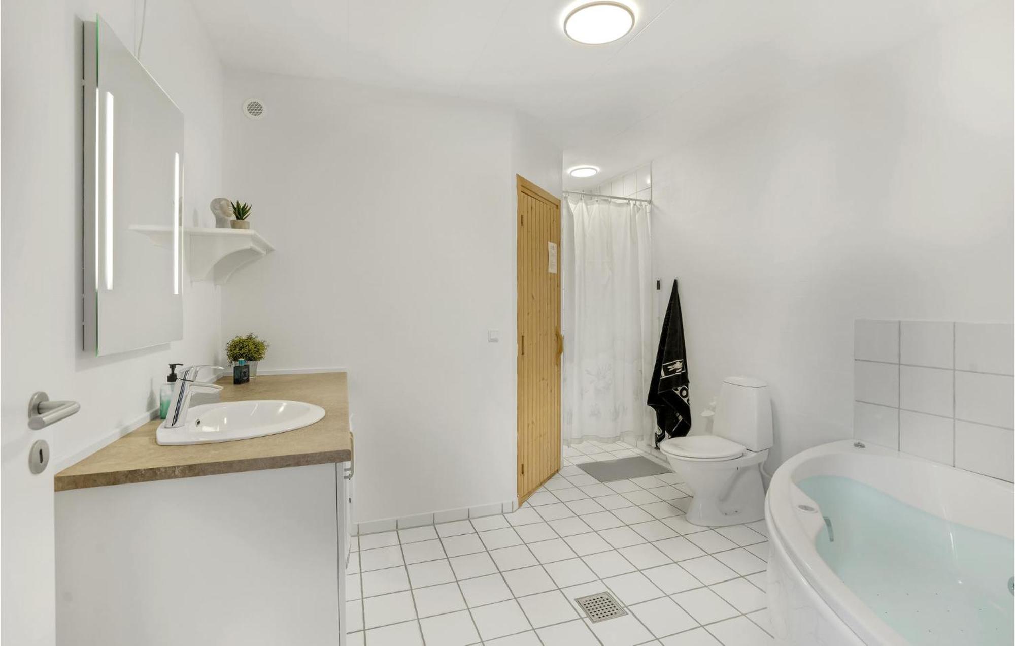 Amazing Home In Hvide Sande With Wifi Bjerregård Exteriör bild